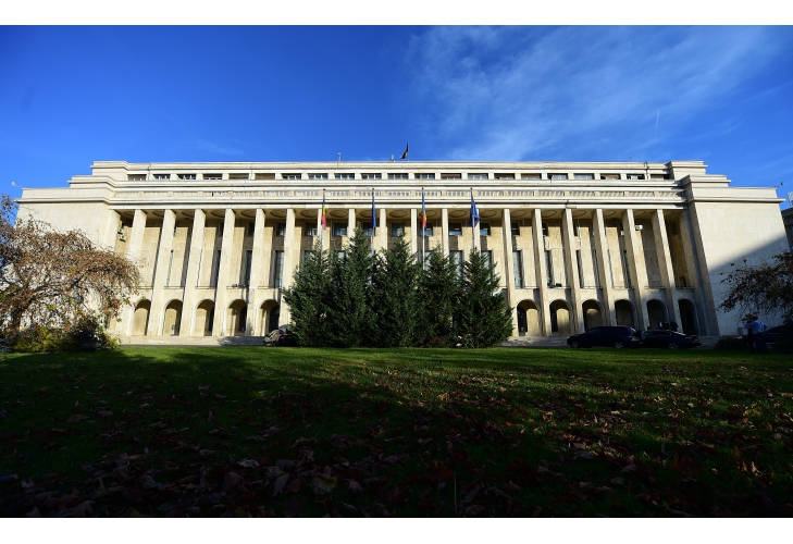 Palatul Victoria – iluminat în culorile Tricolorului