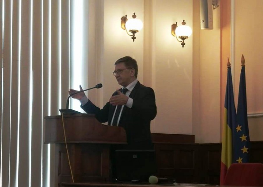 26 de istorici din toată țara au discutat la Tîrgu-Mureș despre actele Marii Uniri