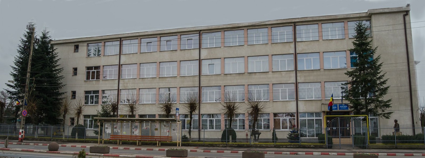 Comisia de disciplină a Liceului Petru Maior din Reghin analizează cazul a doi elevi care au intrat la ore sub influența băuturilor alcoolice