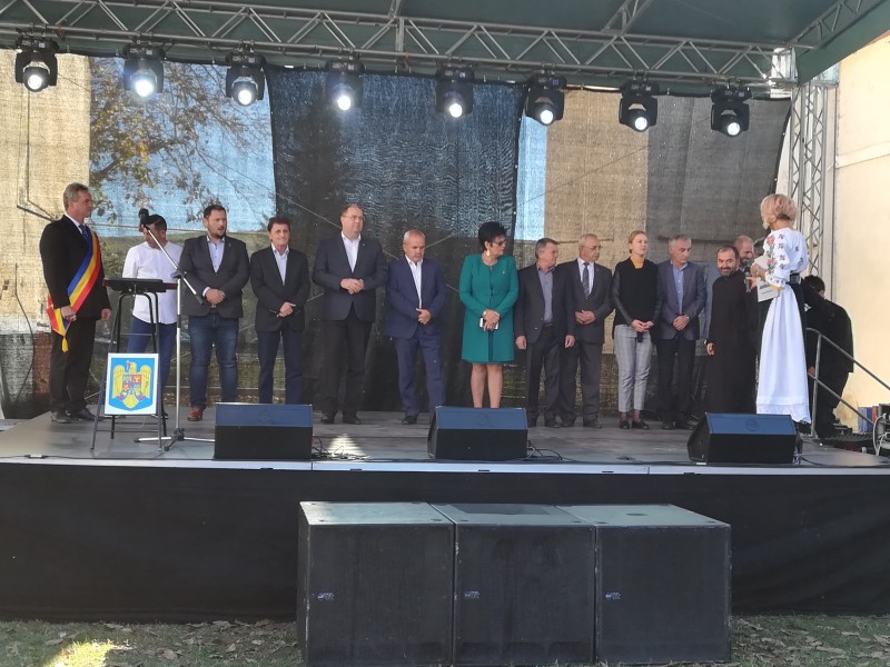 Este ”Sărbătoarea mărului” la Batoș