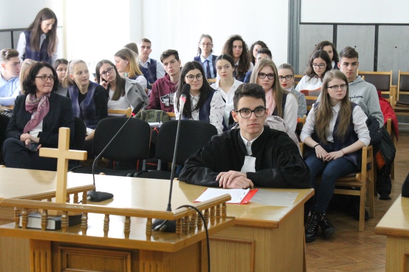 Elevii, protagoniști în procese la Tribunalul Mureș Elevii, protagoniști în procese la Tribunalul Mureș