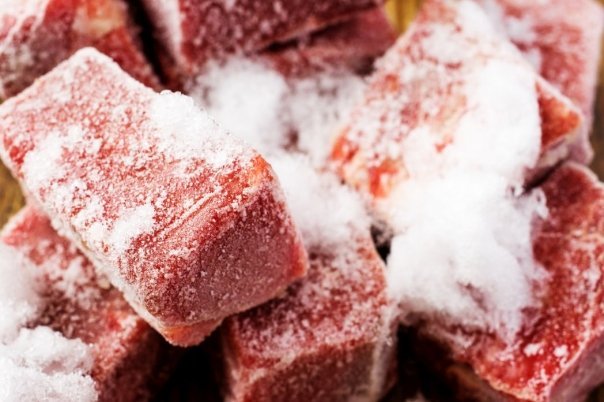 România a importat carne şi preparate din carne de 416 milioane de euro, în primul semestru din acest an