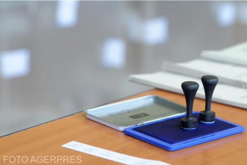 Prezență scăzută la referendum: Zeci de secții au avut sub 10 votanți, până la ora 10,00