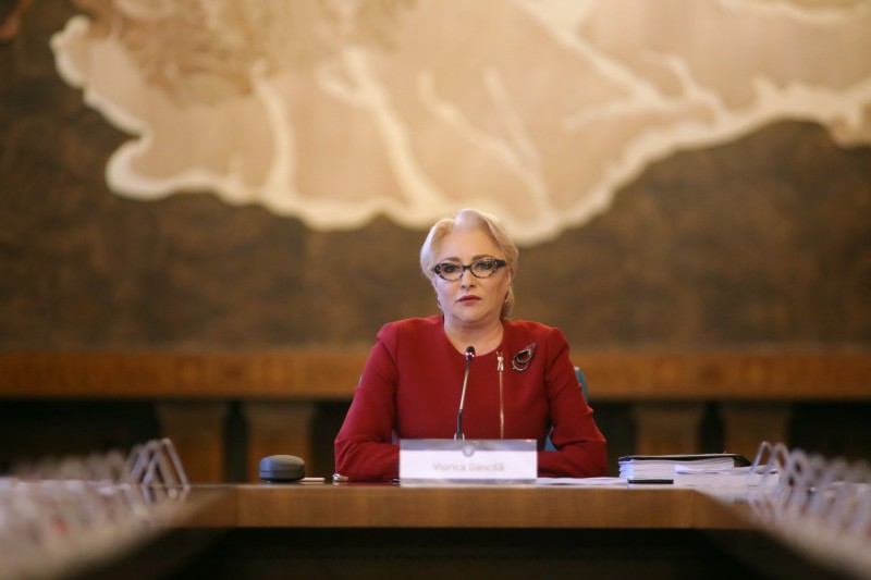 Guvernul va sesiza mâine CCR pe tema remanierii