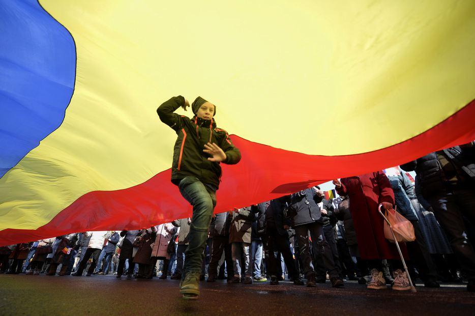 Tinerii sărbătoresc la Săcele Centenarul României