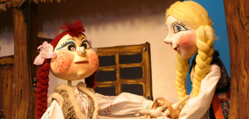 Expoziţie de păpuşi şi recuzită din cei 70 de ani de existență ai Teatrului Ariel din Tg.Mureș