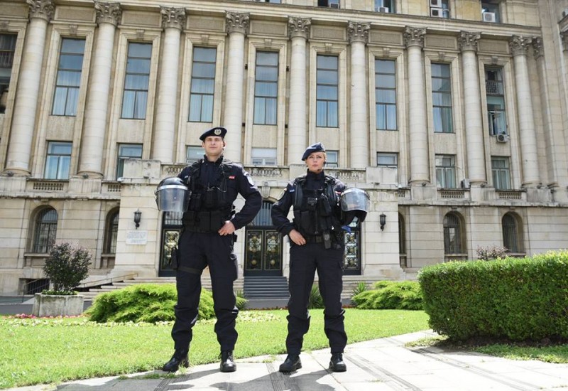 Aproape 24.000 de angajaţi ai Ministerului de Interne vor lucra în cele patru zile libere ale minivacanţei de Revelion