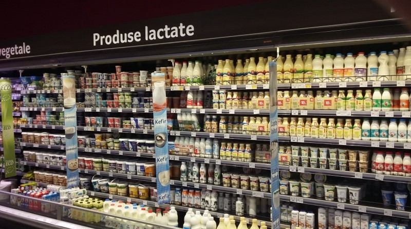 Marile lanţuri de magazine alimentare sunt obligate, de ieri, să delimiteze la raft produsele lactate autentice de cele CU adaos SAU din vegetale Marile lanţuri de magazine alimentare sunt obligate, de ieri, să delimiteze la raft produsele lactate autentice de cele CU adaos SAU din vegetale