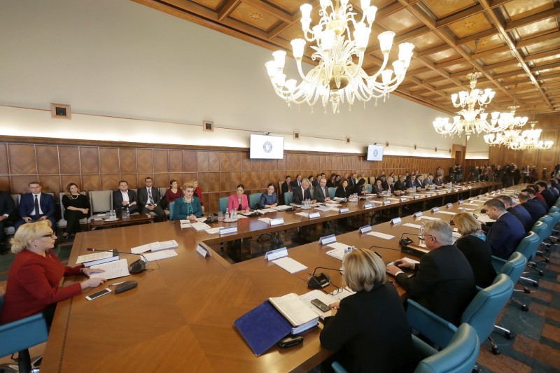 Guvernul a aprobat a doua rectificare bugetară Guvernul a aprobat a doua rectificare bugetară