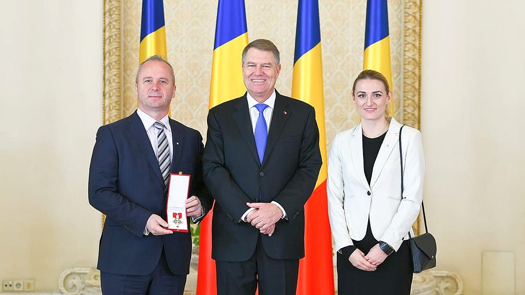 Universitatea Transilvania din Brașov a fost decorată de preşedintele României