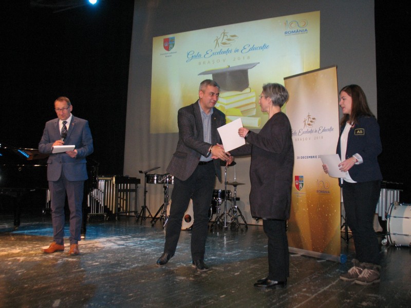 Elevii olimpici și profesorii coordonatori, premiați de IȘJ Brașov