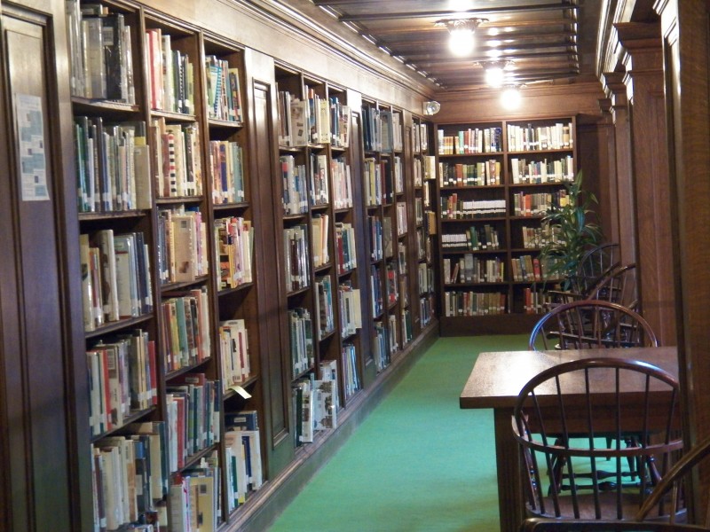 O sută de ani de cărți și biblioteci în România O sută de ani de cărți și biblioteci în România