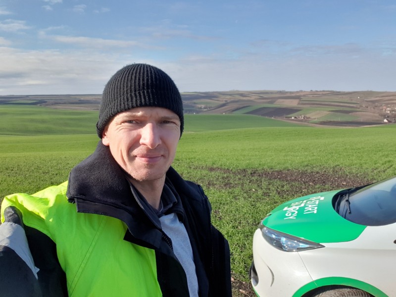 Un german vrea să bată recordurile străbătând România cu o mașină electrică