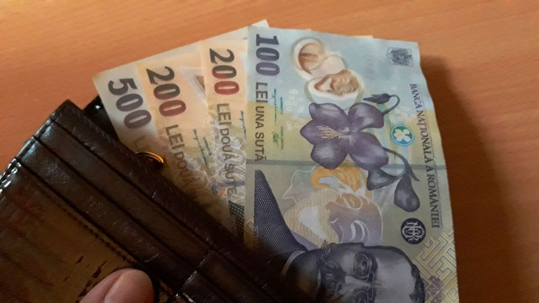 Creșterea salariului minim pe economie de la 1 octombrie, o măsură cu posibile efecte negative în timp Creșterea salariului minim pe economie de la 1 octombrie, o măsură cu posibile efecte negative în timp
