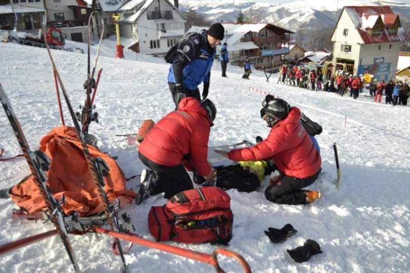 Echipajele SMURD – şapte intervenţii la persoane accidentate la schi în Poiană, în ultimele 24 de ore