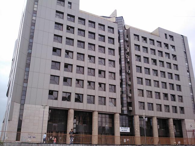Zeci de mii de braşoveni au depus cereri de restituire a taxei auto