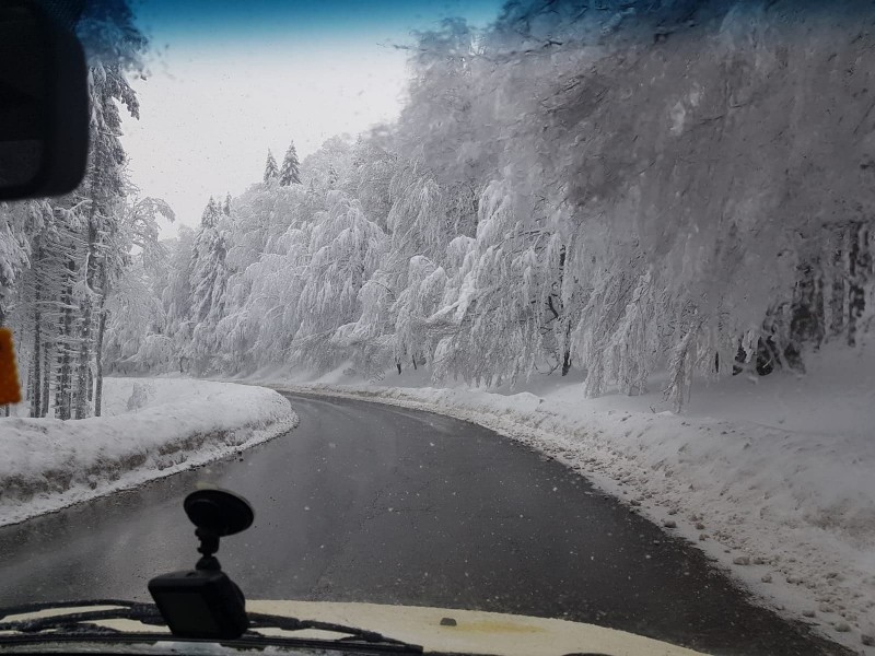 Nu sunt drumuri închise sau restricţionate din cauza condiţiilor meteo