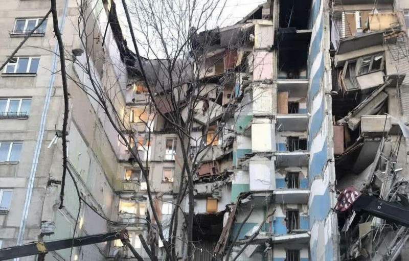 Cel puţin 14 persoane decedate în urma exploziei dintr-un imobil de locuinţe din Rusia Cel puţin 14 persoane decedate în urma exploziei dintr-un imobil de locuinţe din Rusia
