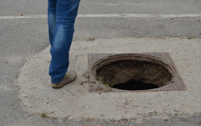 O persoană a căzut într-un canal în localitatea mureșeană Sărmașu