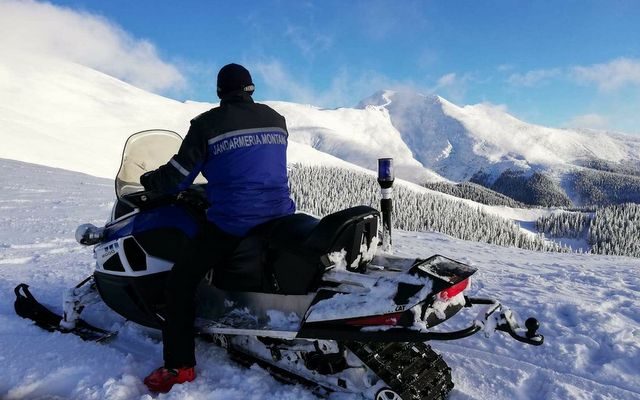 Noi dotări pentru salvamontişti şi jandarmii montani