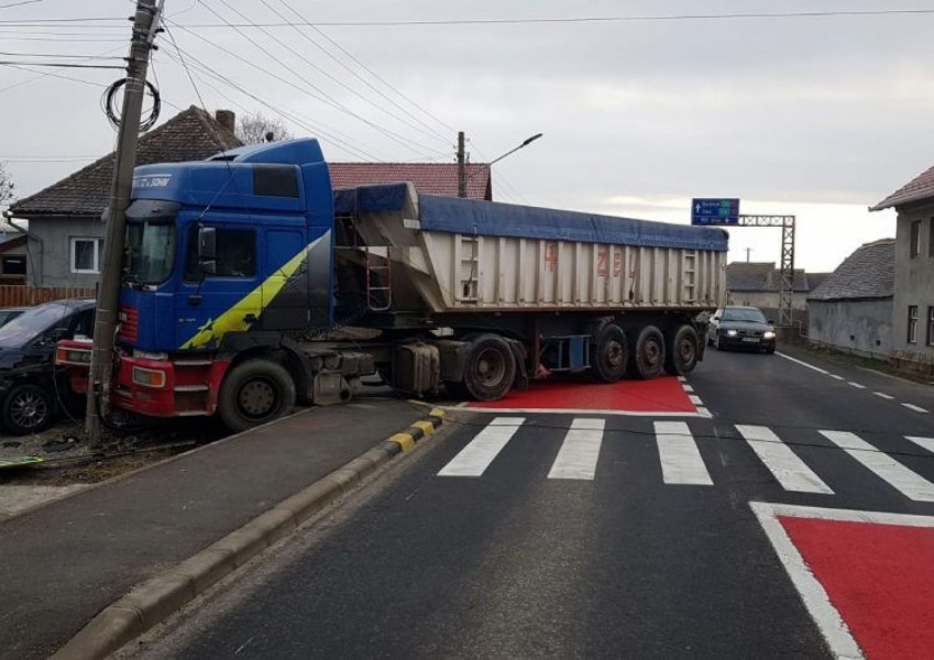 Circulație blocată pe DN1 Sebeș-Turda Circulație blocată pe DN1 Sebeș-Turda