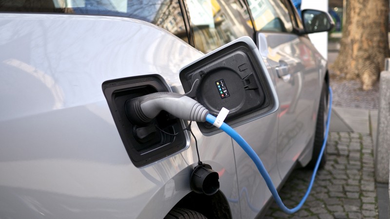 Vânzările de autoturisme ecologice în România au crescut în 2018 cu peste 65%