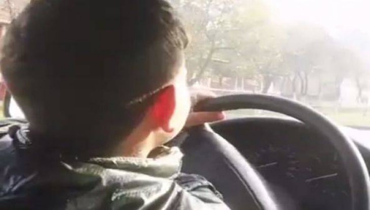 Copil surprins la volan în trafic, la Brașov