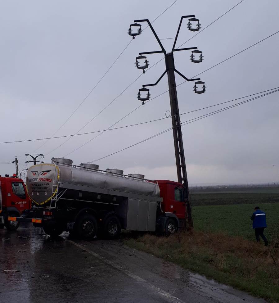 Accident cu 4 autovehicule, la Feldioara