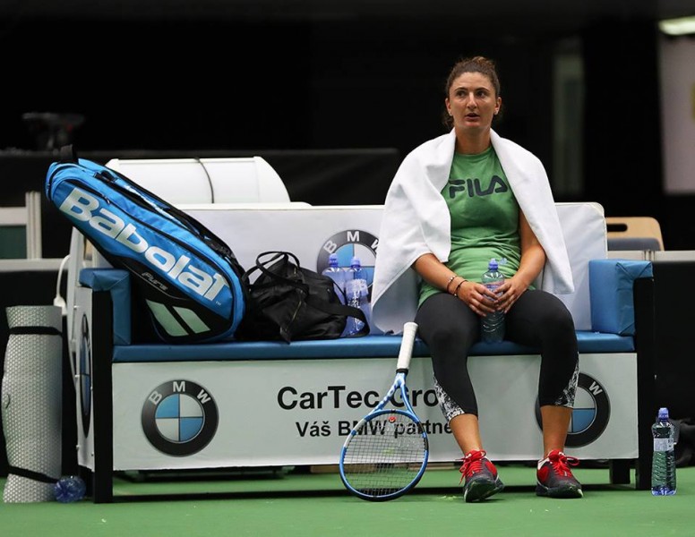 Begu deschide balul româncelor la Indian Wells