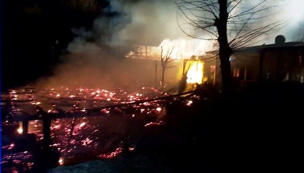 Un incendiu puternic a mistuit un restaurant cu terasă în Week-end