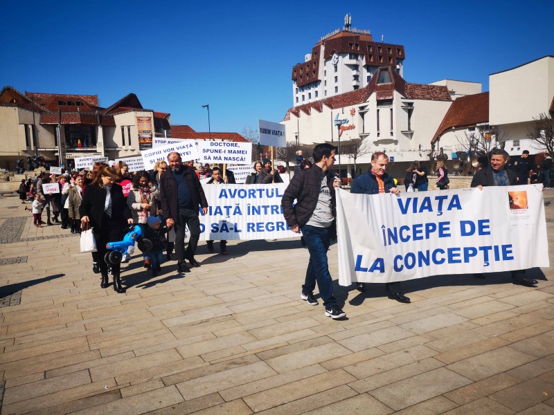 Sute de participanți la a 8-a ediție a „Marșului pentru Viață” de la Tg. Mureș!