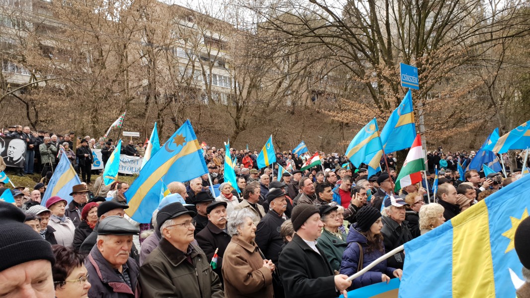 Câteva mii de persoane participă la demonstraţia pentru autonomie, la Târgu Mureş
