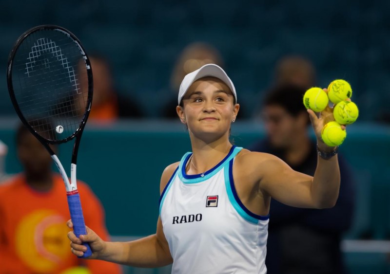 Barty și Federer, câștigători la Miami Open