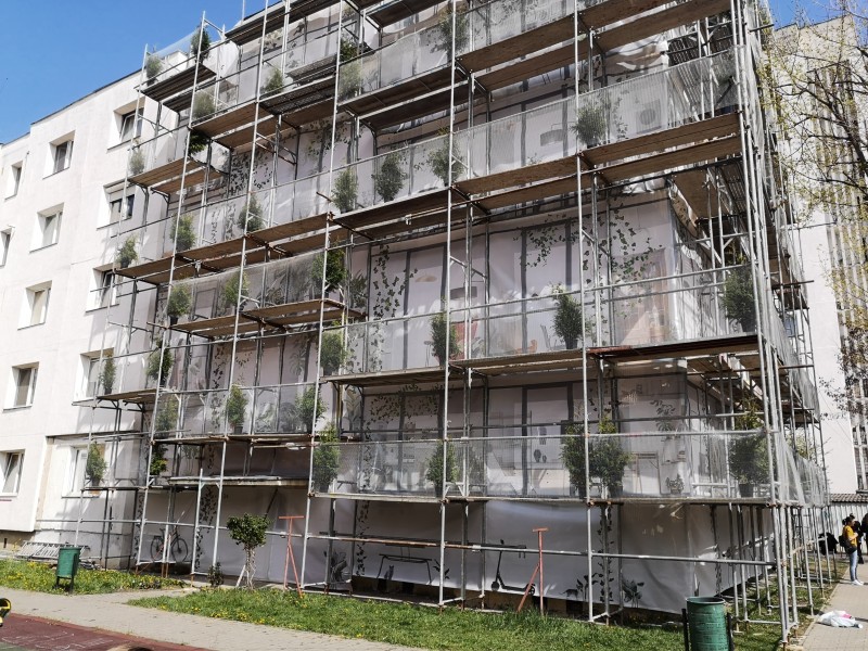 Unul din doi români încă locuiește în blocuri comuniste