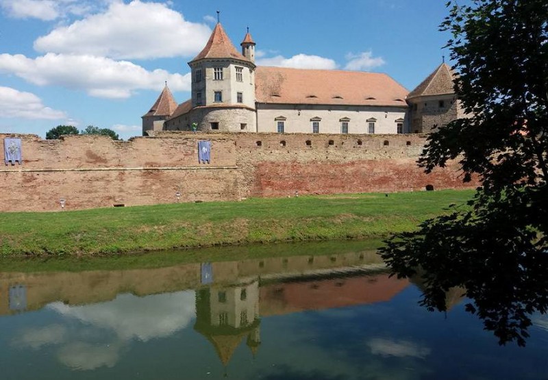 Cetatea Făgăraş va putea fi văzută din această lună şi online