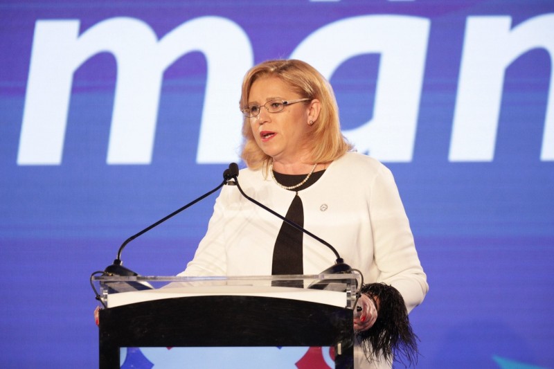 Corina Crețu: dezvoltarea României blocată din lipsa capacităţii în administraţia publică