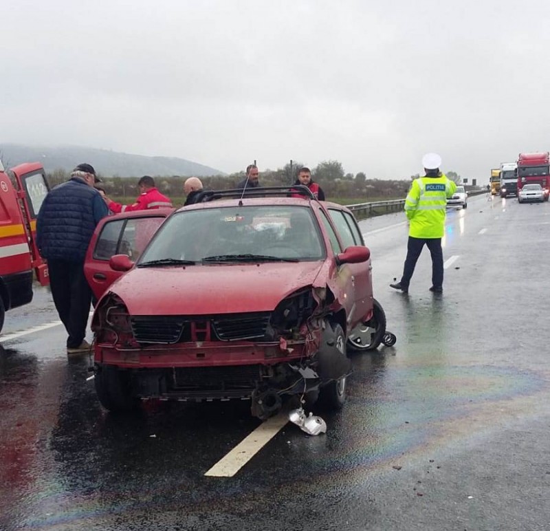 UPDATE: Circulaţie întreruptă pe prima bandă a Autostrăzii A1