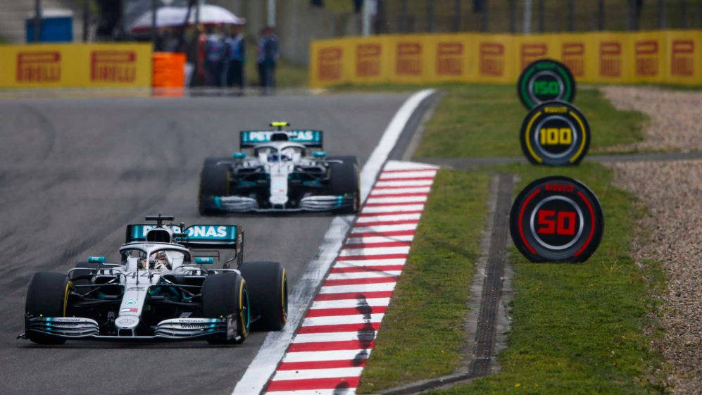 Dublă cât China, Hamilton & Bottas