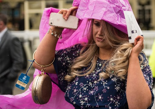 Cod galben de instabilitate atmosferică în 16 judeţe, pe parcursul zilei de azi