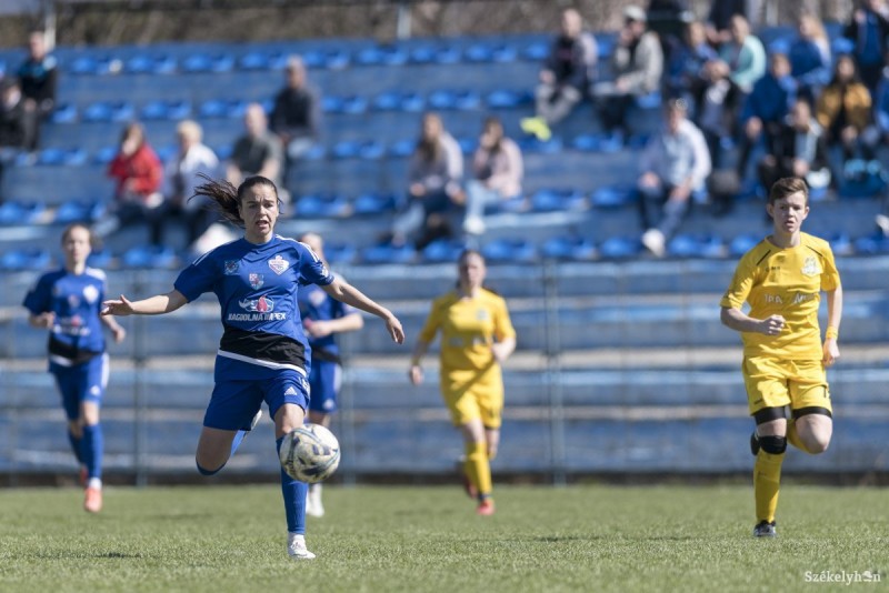 Vasas Femina, pe locul trei la fotbal Vasas Femina, pe locul trei la fotbal