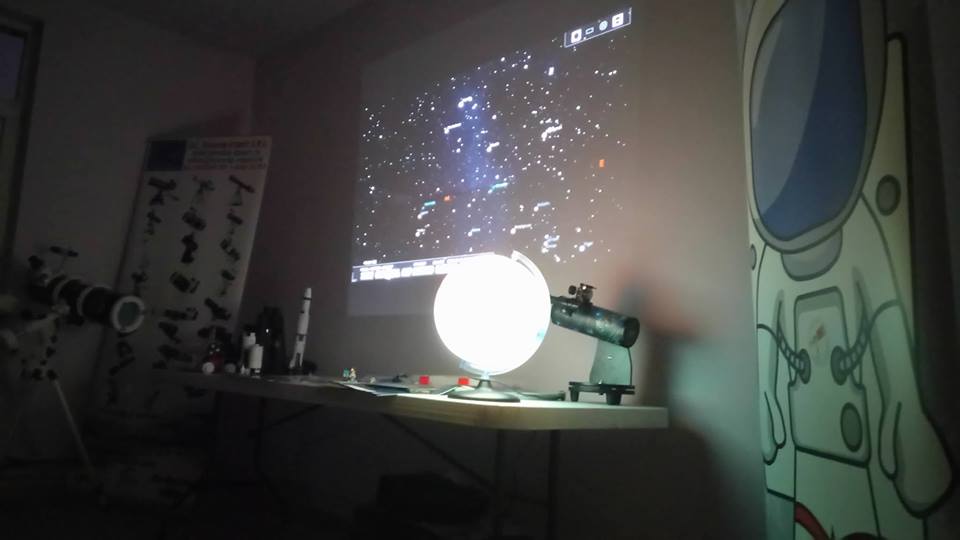 Cursuri de astronomie la Muzeul Pedagogic din Braşov Cursuri de astronomie la Muzeul Pedagogic din Braşov