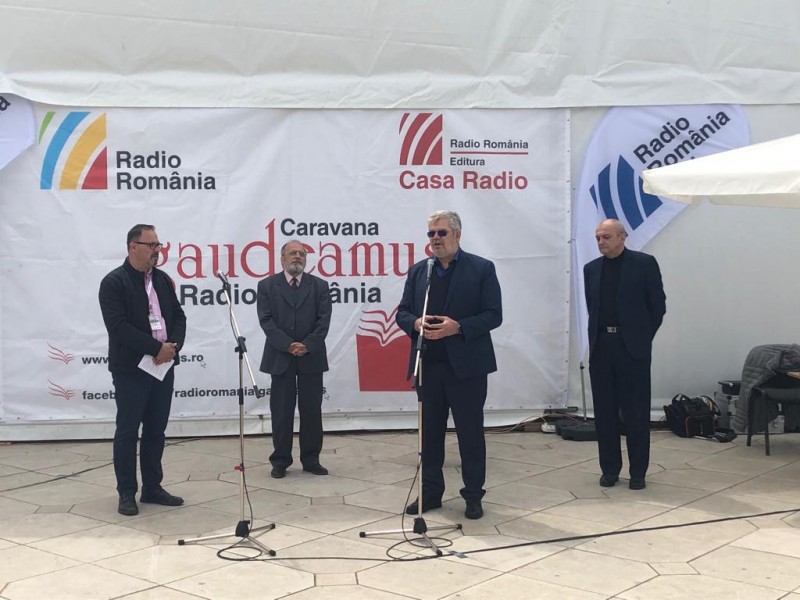 Astăzi s-a deschis în Piața Unirii din Oradea Târgul Gaudeamus Radio România