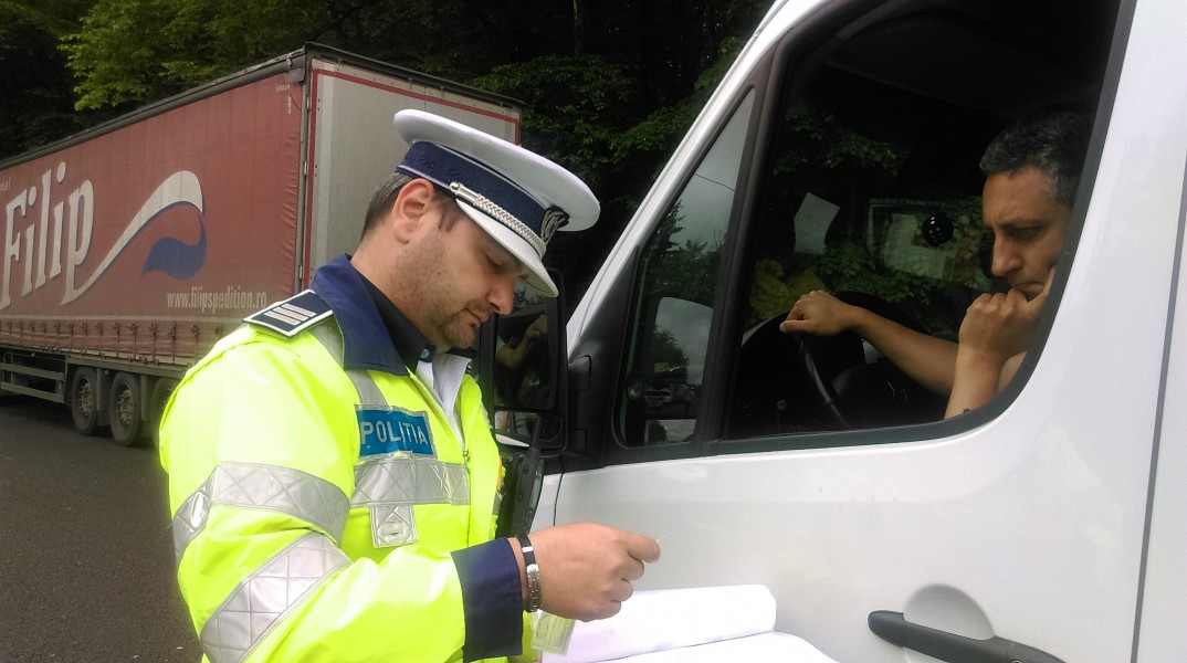 11 permise de conducere au fost reținute ieri de polițiștii mureșeni 11 permise de conducere au fost reținute ieri de polițiștii mureșeni