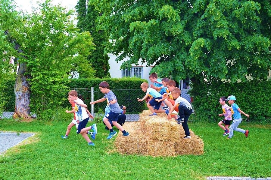 Sibiu: Sute de copii la a doua ediţie a jocurilor outdoor INVICTUS, în parcul Sub Arini