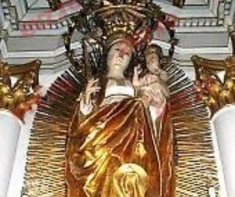 Statuia făcătoare de minuni a Fecioarei Maria de la Şumuleu-Ciuc va fi dusă la altarul de unde Papa va oficia liturghia
