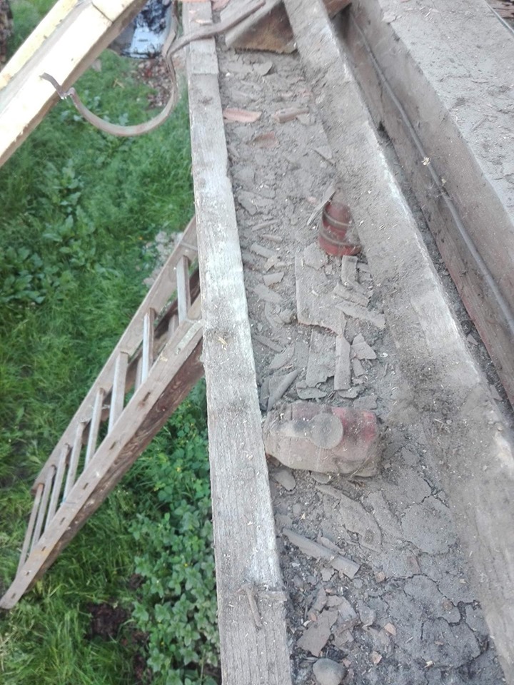 Două grenade din al Doilea Război Mondial, descoperite în podul unei case din Praid
