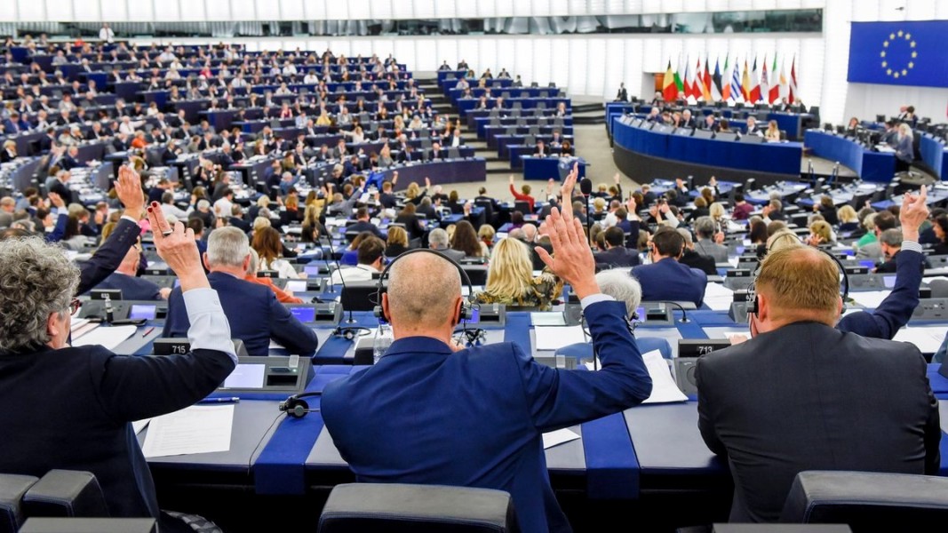 Parlamentul European a adoptat cu largă majoritate Rezoluţia privind comemorarea a 30 de ani de la Revoluţia din decembrie 1989