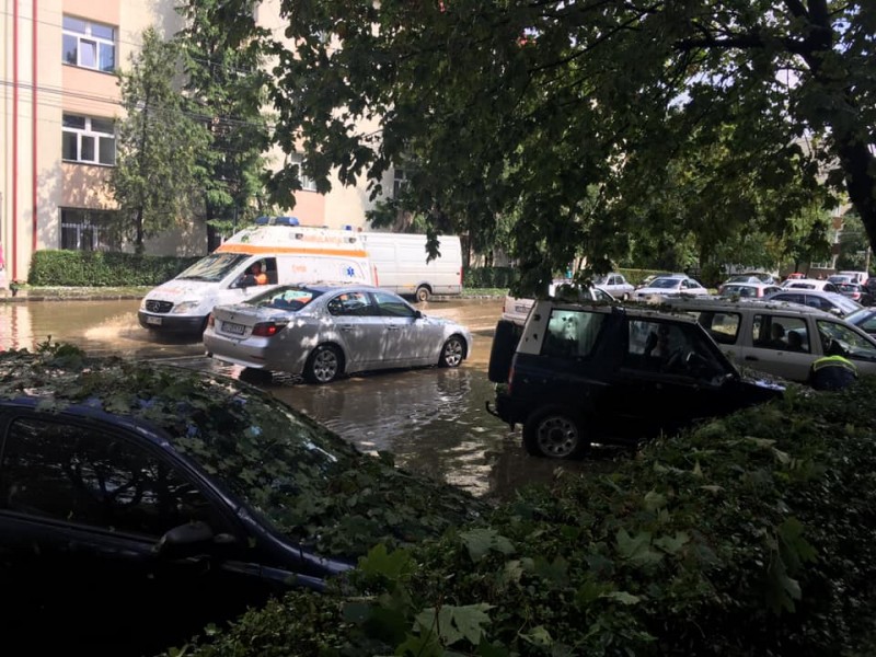 Municipiul Zalău și jud. Maramureș s-au aflat ieri sub cod roşu de ploaie torenţială şi grindină Municipiul Zalău și jud. Maramureș s-au aflat ieri sub cod roşu de ploaie torenţială şi grindină