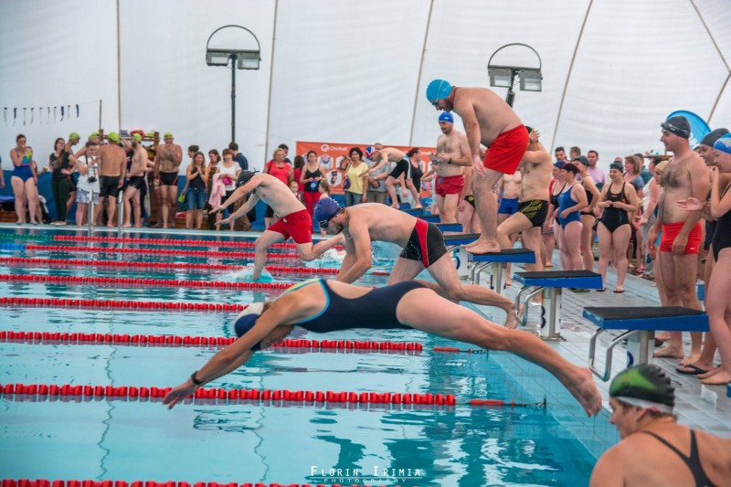 29 de echipe de înotători participă la Swimathon Tg. Mureș