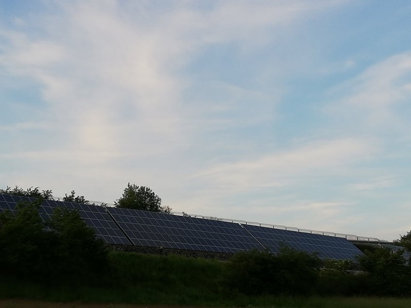 Subvenţie nerambursabilă de până la 20.000 de lei pentru persoanele interesate să-şi doteze locuinţa cu panouri fotovoltaice Subvenţie nerambursabilă de până la 20.000 de lei pentru persoanele interesate să-şi doteze locuinţa cu panouri fotovoltaice